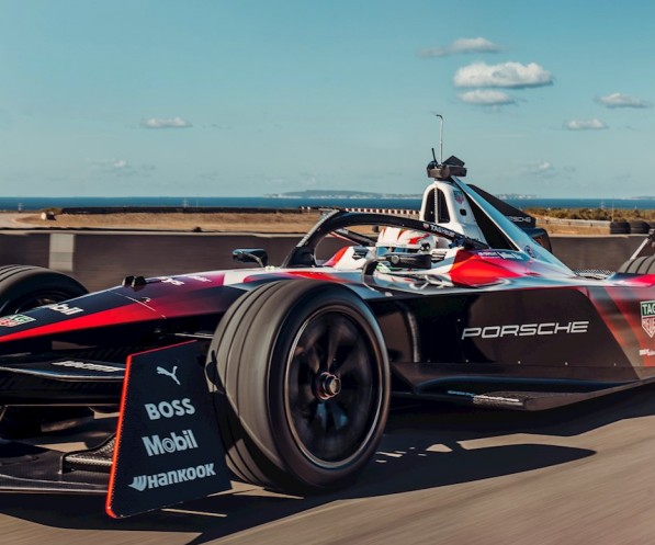 ABB представила мобильное зарядное устройство для Formula E Season 9